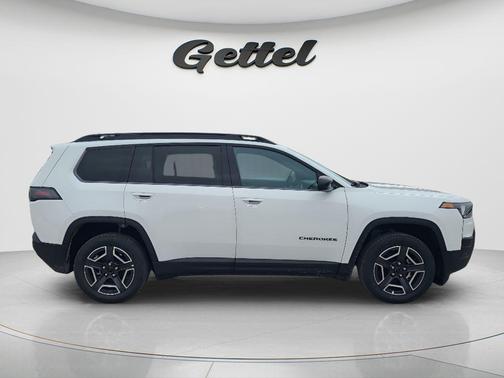 Bright White Clearcoat 2026 Jeep Cherokee Laredo 4x4
