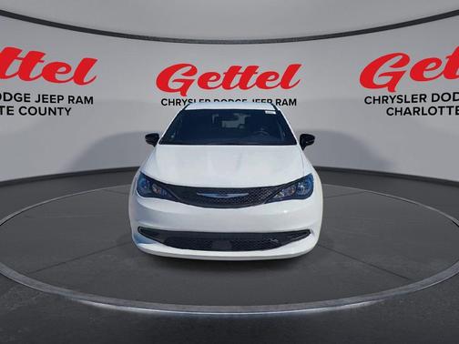 2026 Chrysler Voyager LX