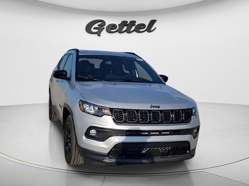 Silver Zynith Metallic Clearcoat 2026 Jeep Compass Latitude