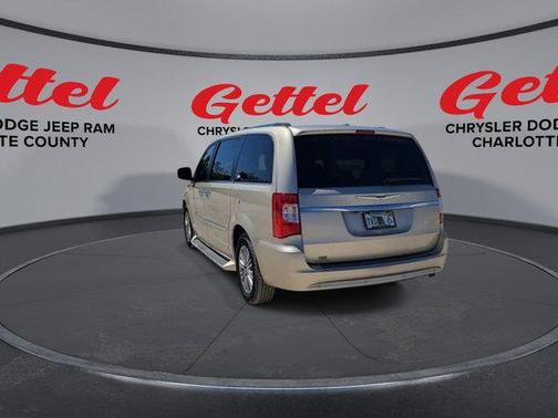 2014 Chrysler Town & Country Touring-L