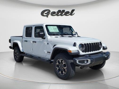 Bright White Clearcoat 2026 Jeep Gladiator Sahara 4x4