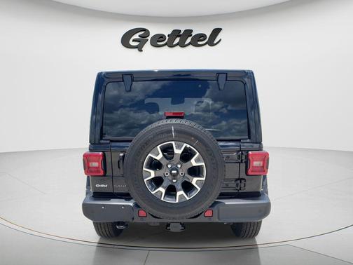 Black Clearcoat 2026 Jeep Wrangler 4-Door Sahara 4x4