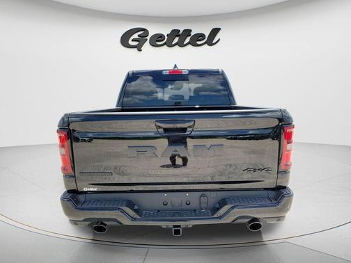 Diamond Black Crystal Pearlcoat 2026 RAM 1500 Big Horn/Lone Star