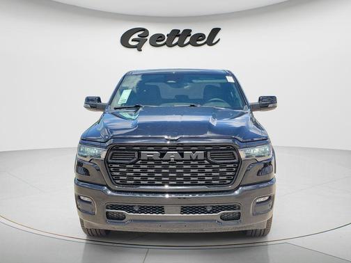 Diamond Black Crystal Pearlcoat 2026 RAM 1500 Big Horn/Lone Star