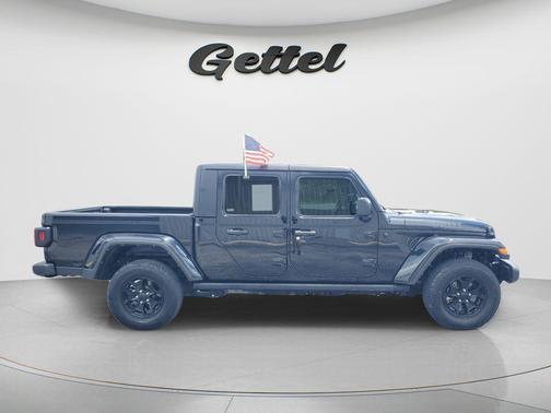 Black Clearcoat 2023 Jeep Gladiator Willys 4x4
