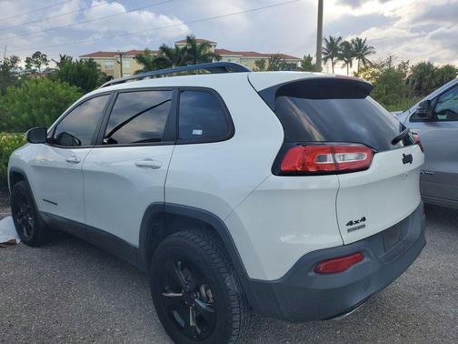2016 Jeep Cherokee Altitude