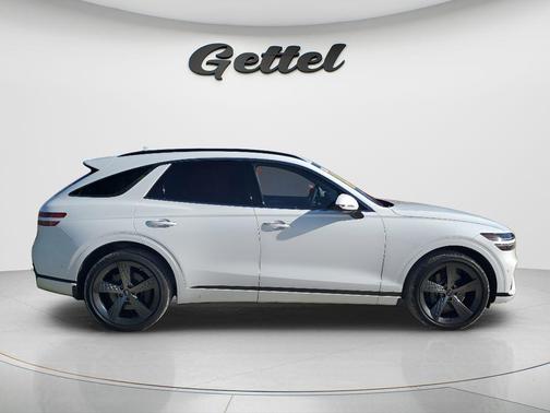 Alta White 2025 Genesis GV70 3.5T AWD Sport