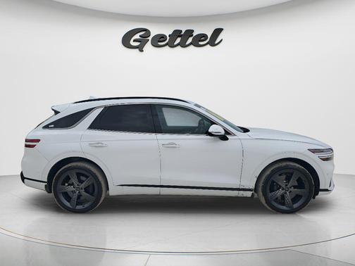 Alta White 2025 Genesis GV70 3.5T AWD Sport