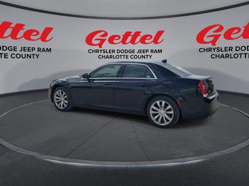2018 Chrysler 300 Touring