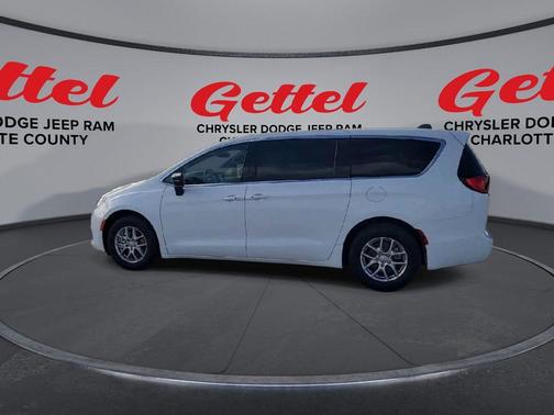 2026 Chrysler Voyager LX