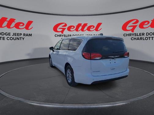 2026 Chrysler Voyager LX