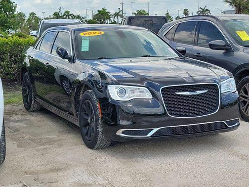 2023 Chrysler 300 Touring