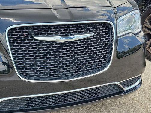 2023 Chrysler 300 Touring