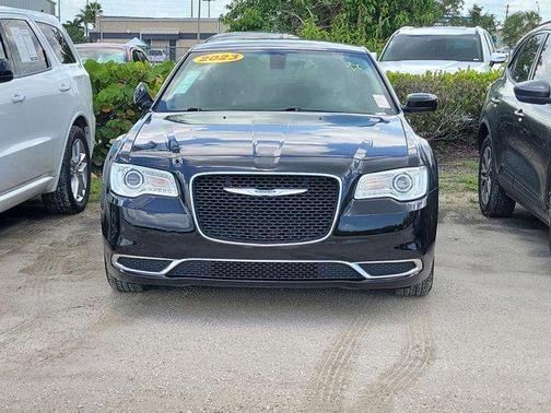 2023 Chrysler 300 Touring