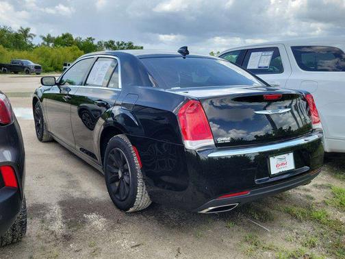 2023 Chrysler 300 Touring