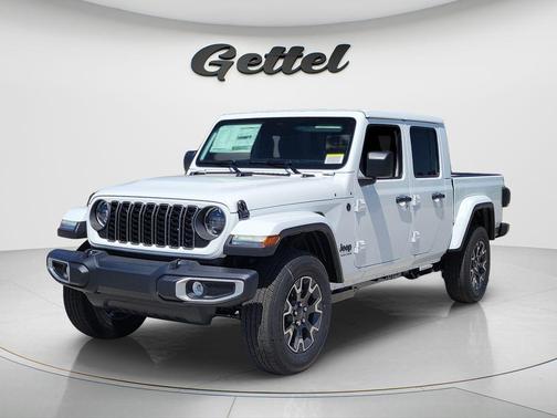 Bright White Clearcoat 2026 Jeep Gladiator Sahara 4x4