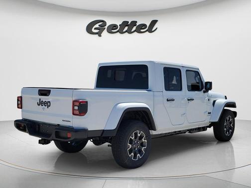Bright White Clearcoat 2026 Jeep Gladiator Sahara 4x4