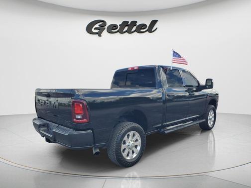 Diamond Black Crystal Pearlcoat 2025 RAM 2500 Tradesman Crew Cab 4x4 6'4' Box