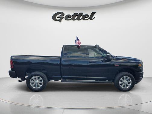 Diamond Black Crystal Pearlcoat 2025 RAM 2500 Tradesman Crew Cab 4x4 6'4' Box
