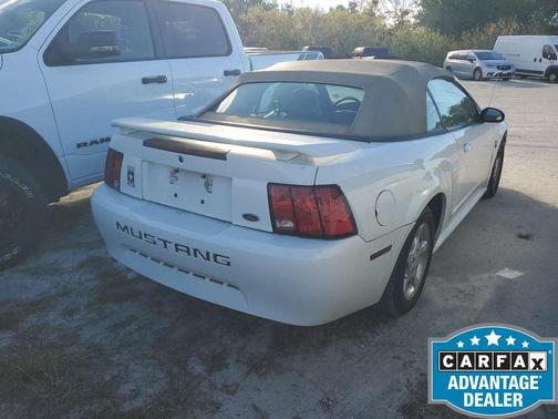 2004 Ford Mustang Premium
