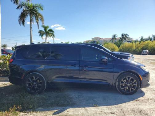 2019 Chrysler Pacifica Touring Plus