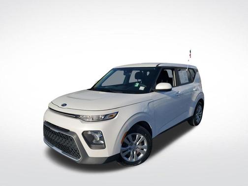 Snow White Pearl 2021 Kia Soul LX