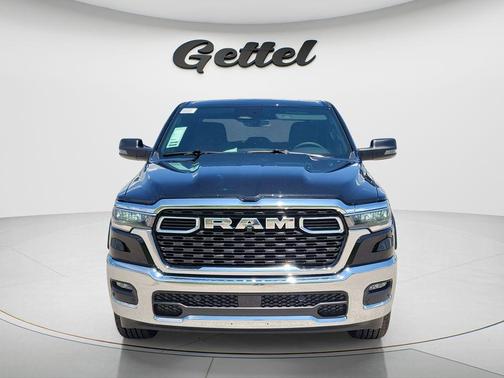 Diamond Black Crystal Pearlcoat 2026 RAM 1500 Big Horn/Lone Star