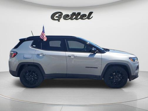 Billet Silver Metallic Clearcoat 2022 Jeep Compass Latitude