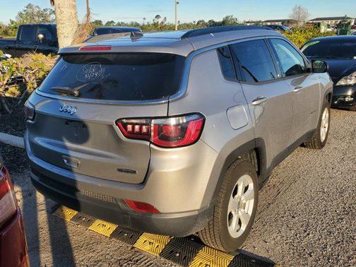 Billet Silver Metallic Clearcoat 2018 Jeep Compass Latitude