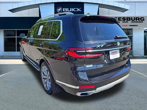 Black Sapphire Metallic 2025 BMW X7 xDrive40i