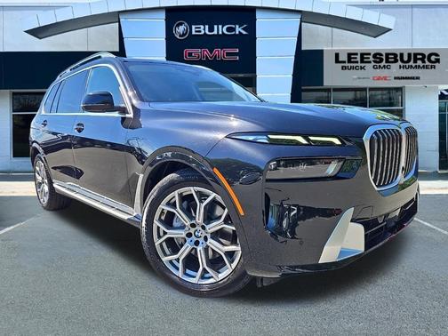 Black Sapphire Metallic 2025 BMW X7 xDrive40i