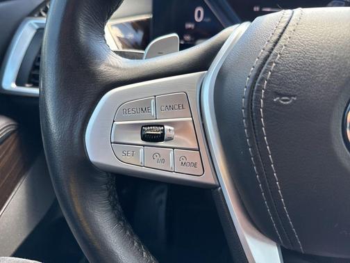 Black Sapphire Metallic 2025 BMW X7 xDrive40i