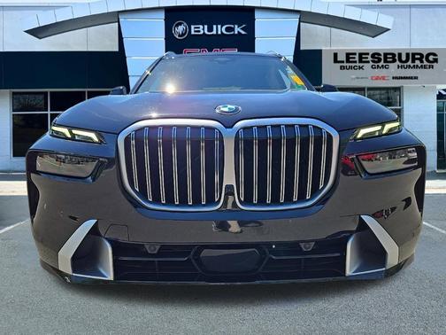 Black Sapphire Metallic 2025 BMW X7 xDrive40i