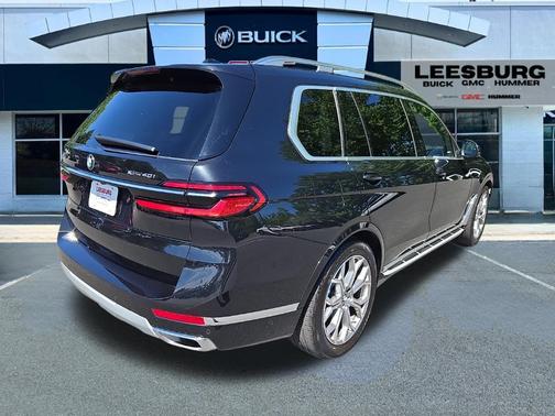 Black Sapphire Metallic 2025 BMW X7 xDrive40i