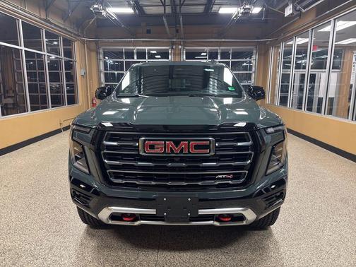 2026 GMC Yukon 4WD AT4