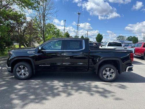 Onyx Black 2026 GMC Sierra 1500 SLE