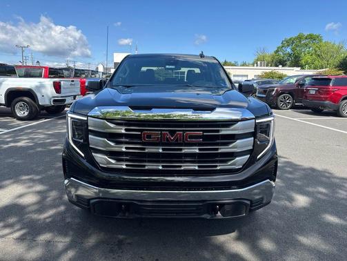 Onyx Black 2026 GMC Sierra 1500 SLE