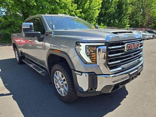Sterling Metallic 2024 GMC Sierra 2500 SLT