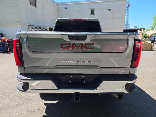 Sterling Metallic 2024 GMC Sierra 2500 SLT