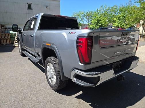 Sterling Metallic 2024 GMC Sierra 2500 SLT