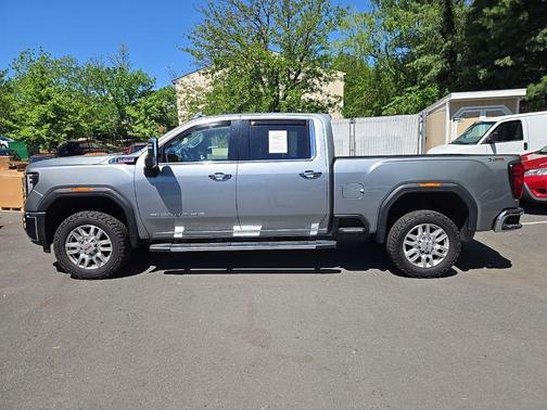 Sterling Metallic 2024 GMC Sierra 2500 SLT