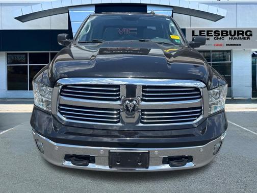 Brilliant Black Crystal Pearlcoat 2017 RAM 1500 Big Horn
