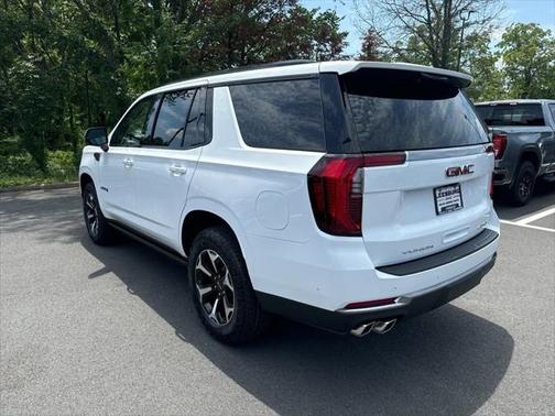 2025 GMC Yukon 4WD AT4