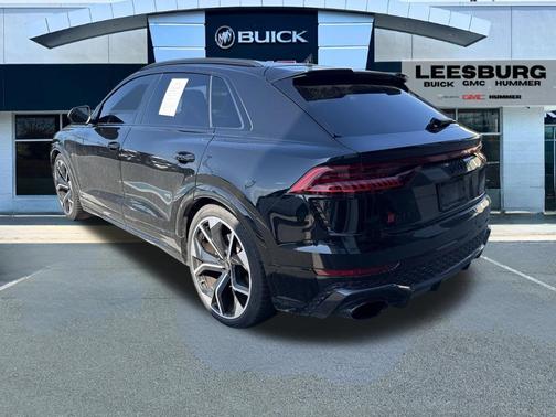 Mythos Black Metallic 2022 Audi RS Q8 4.0T
