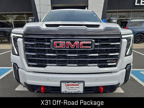 Summit White 2024 GMC Sierra 2500 AT4