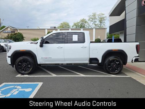 Summit White 2024 GMC Sierra 2500 AT4