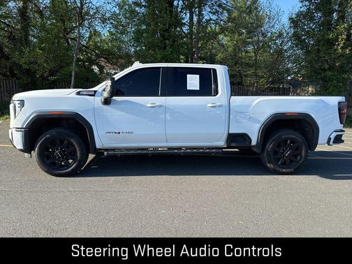 Summit White 2024 GMC Sierra 2500 AT4