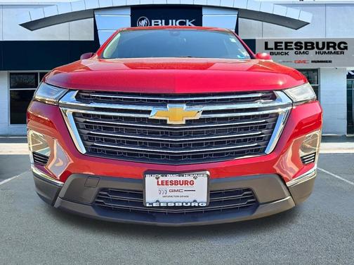 Radiant Red Tintcoat 2023 Chevrolet Traverse LT Cloth