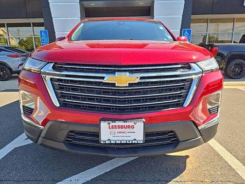 Radiant Red Tintcoat 2023 Chevrolet Traverse LT Cloth