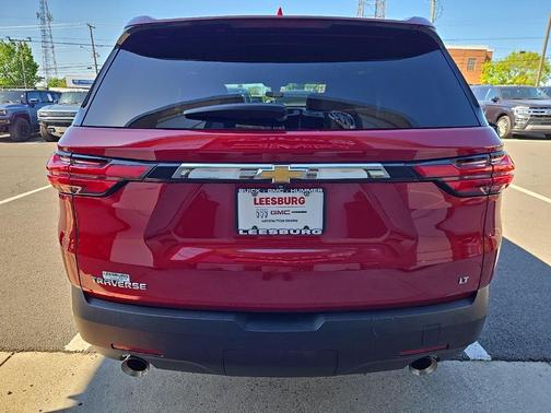Radiant Red Tintcoat 2023 Chevrolet Traverse LT Cloth